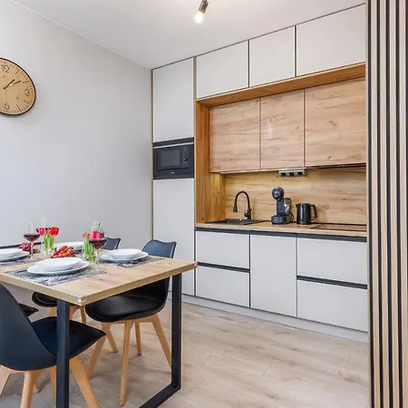 River Side With Balcony By Renters Prestige Апартаменты