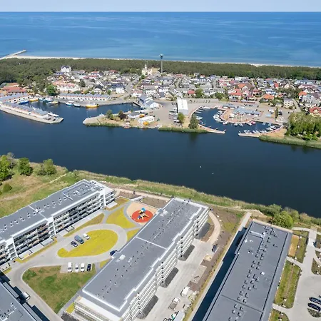 River Side With Balcony By Renters Prestige Lejlighed *