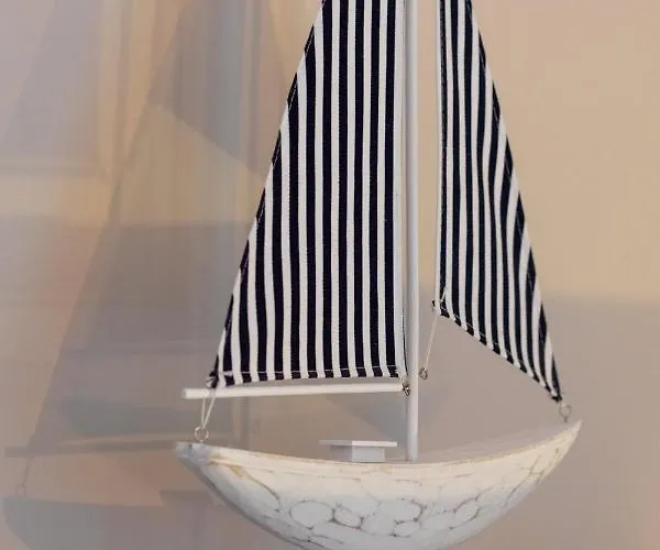 公寓 River Side With Balcony By Renters Prestige