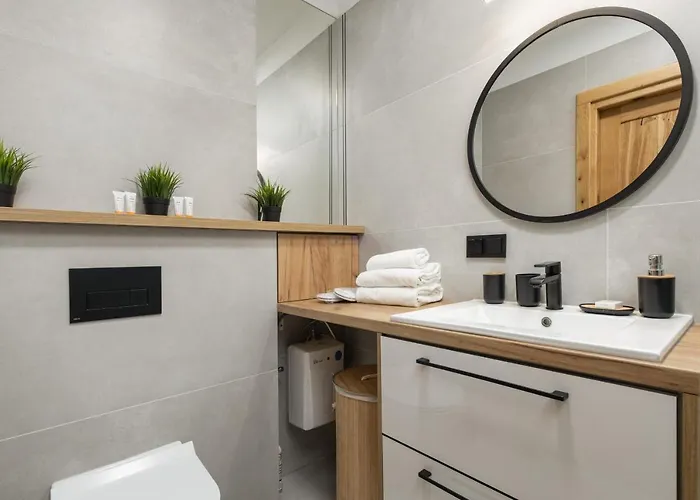 公寓 River Side With Balcony By Renters Prestige *