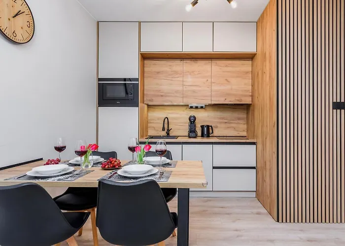 公寓 River Side With Balcony By Renters Prestige