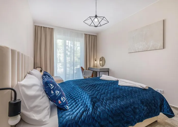 River Side With Balcony By Renters Prestige 公寓